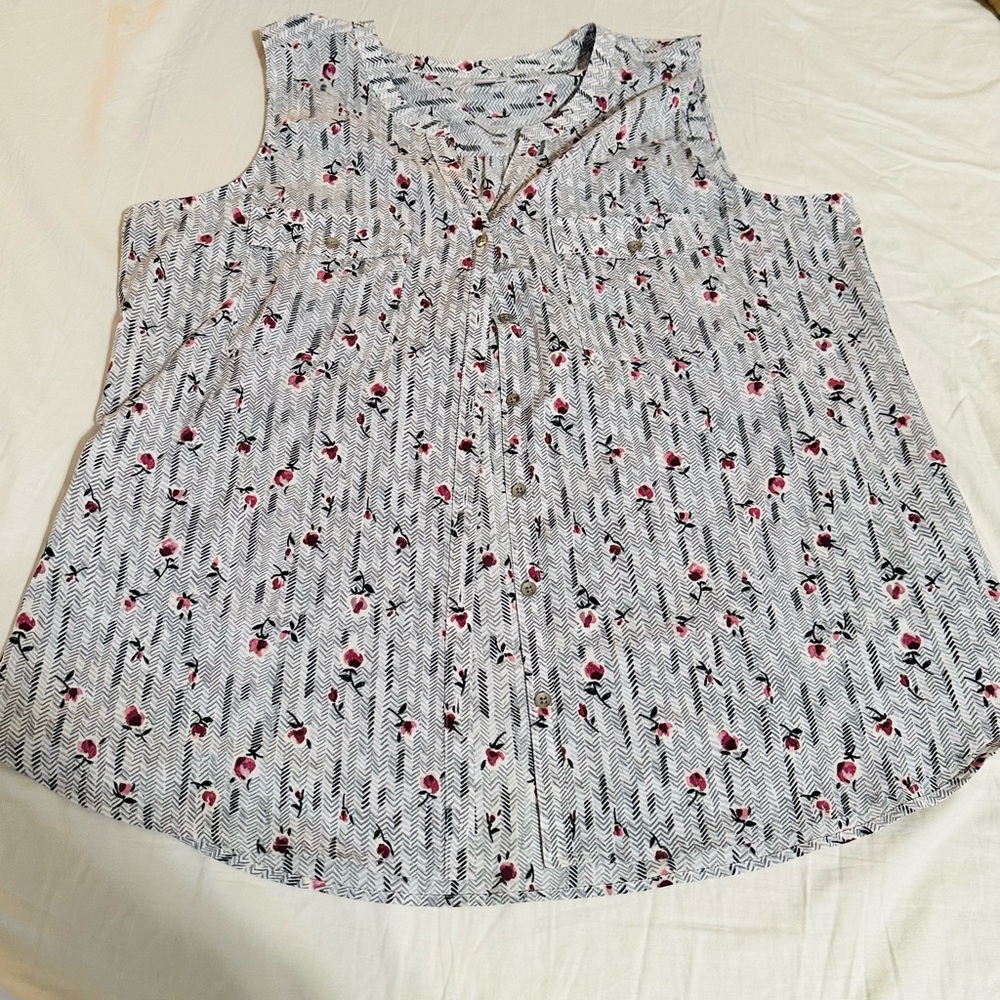 Croft & Barrow Floral Button Down Sleeveless Blouse